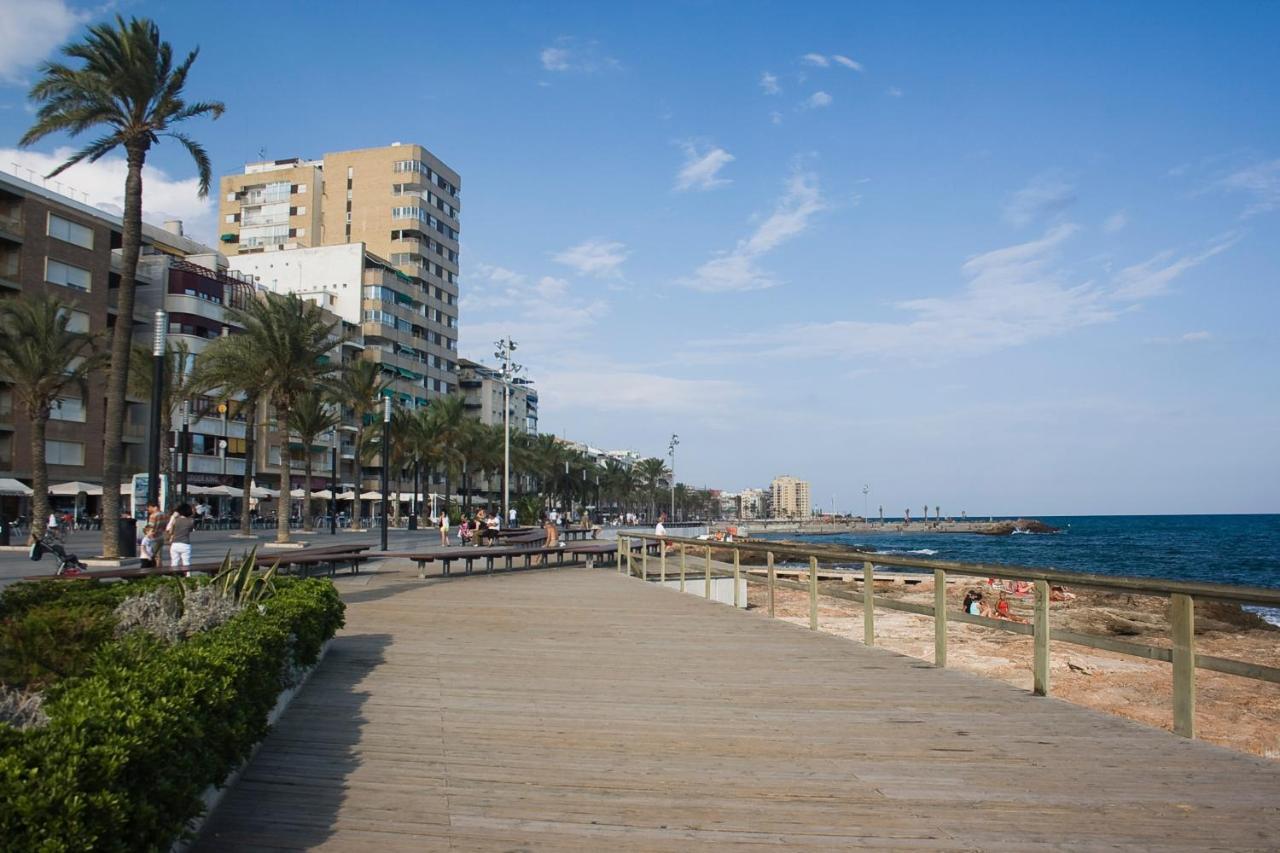 Homely Apartments Playa De Los Locos Torrevieja Bagian luar foto
